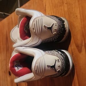 Cement jordan 3's